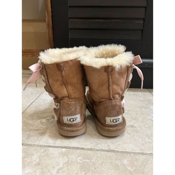 UGG little girl boots - Picture 4 of 9